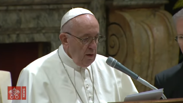 Papa: Cúria muda para servir melhor a humanidade